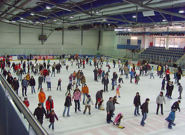 Start der regulären Eislaufsaison