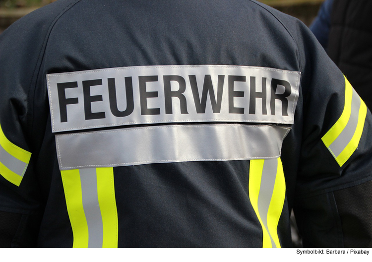 17-Jähriger schlägt Feuerwehrmann im Einsatz mit Faust ins Gesicht