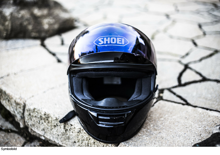 Wer klaut einen Motorradhelm?