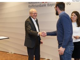 Volksbank Raiffeisenbank Bayern Mitte eG unterstützt Organisationen und Vereine