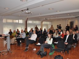 Fotos der Spendenübergabe der Volksbank-Raiffeisenbank Bayern Mitte eG