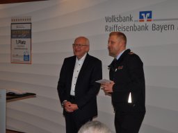 Fotos der Spendenübergabe der Volksbank-Raiffeisenbank Bayern Mitte eG