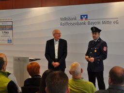 Fotos der Spendenübergabe der Volksbank-Raiffeisenbank Bayern Mitte eG