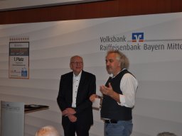 Fotos der Spendenübergabe der Volksbank-Raiffeisenbank Bayern Mitte eG