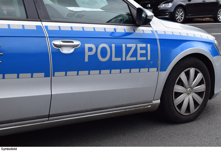 Auto angefahren und geflüchtet