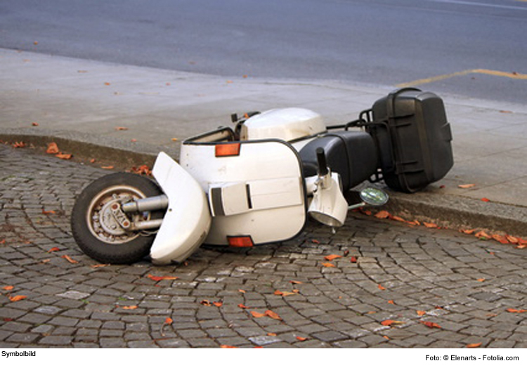 Verkehrsunfall mit leicht verletztem Rollerfahrer