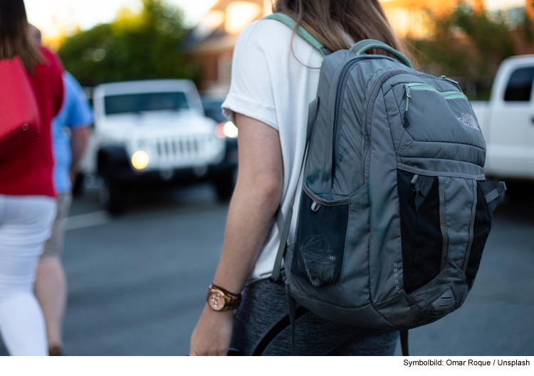 Rucksack unterschlagen 