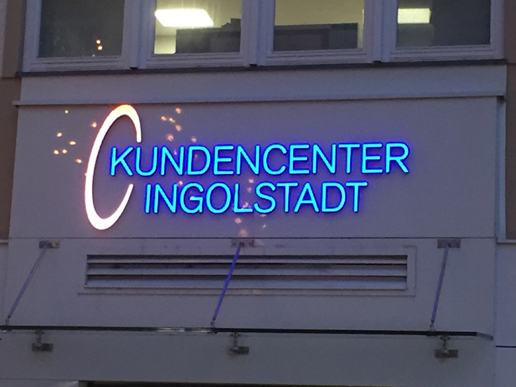 Kundencenter schließen am Faschingsdienstag früher